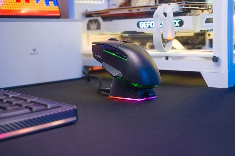 摆脱充电困难症！达尔优A955三模游戏鼠标，RGB很炫酷