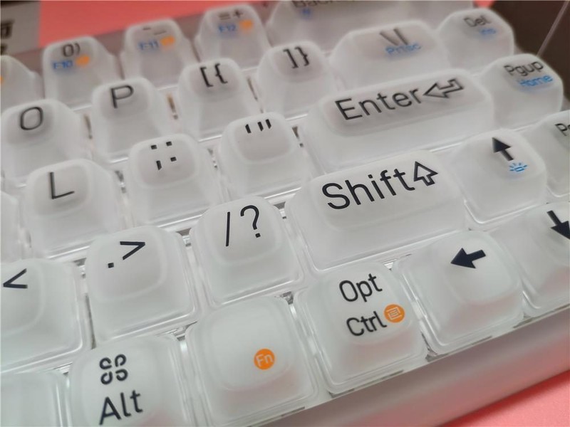 Lofree洛斐1%迷雾——带有若隐若现神秘感的双模机械键盘