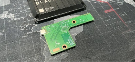 【记忆空间】 史上最详细，移动固态硬盘，西数BLACK D30拆解，测评，外观与内饰解析。