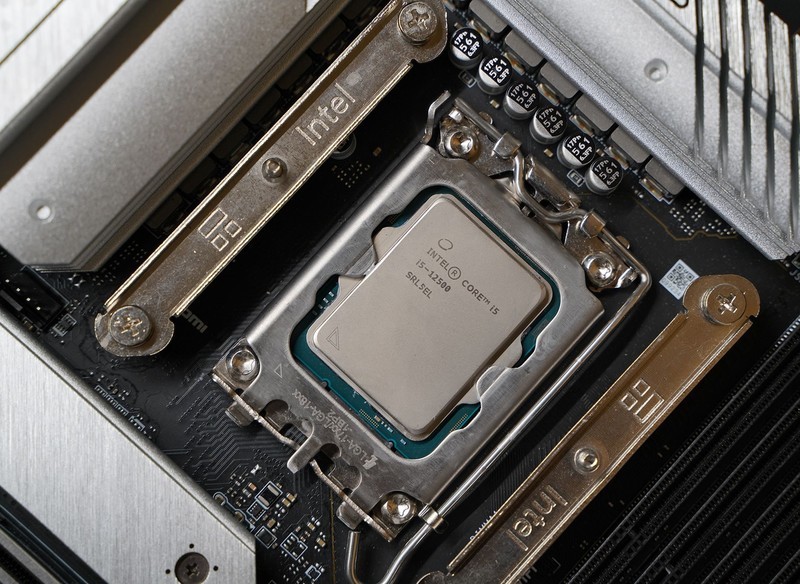 核显用户换高频内存有加成？金士顿FURY Beast野兽RGB D5 32G评测