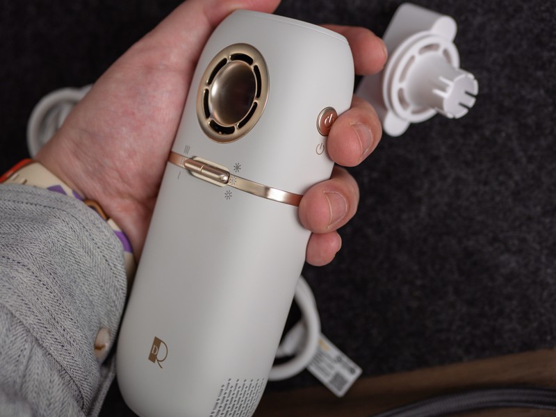 小巧可揣兜，负离子不伤发——DR-P20吹风筒轻体验