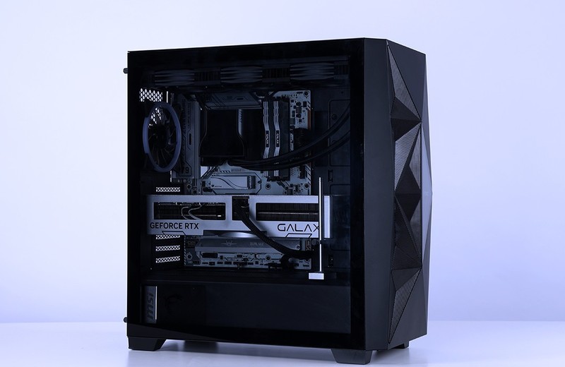 国产主板之光？七彩虹CVN Z790巡洋舰主板+13700K+4090装机实测