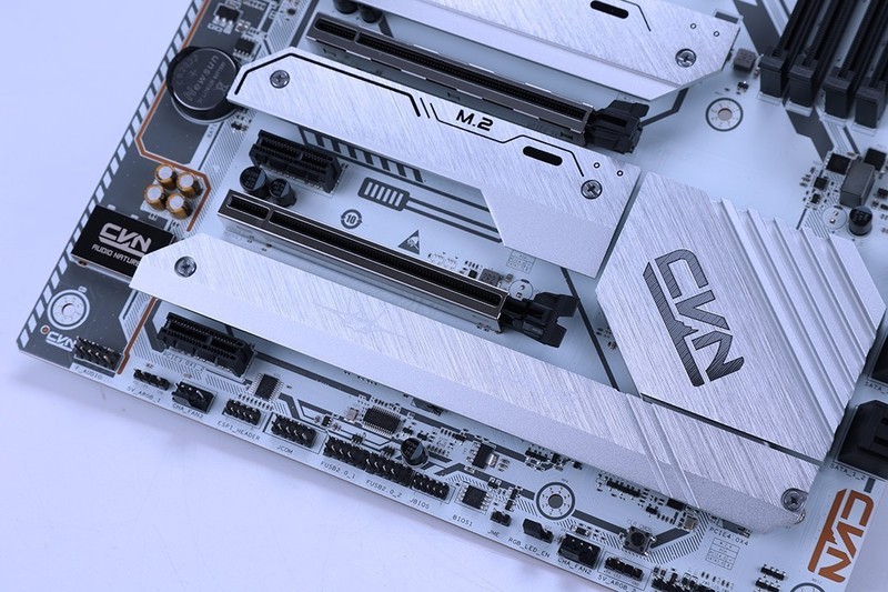 国产主板之光？七彩虹CVN Z790巡洋舰主板+13700K+4090装机实测