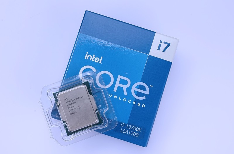 国产主板之光？七彩虹CVN Z790巡洋舰主板+13700K+4090装机实测