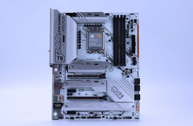 国产主板之光？七彩虹CVN Z790巡洋舰主板+13700K+4090装机实测