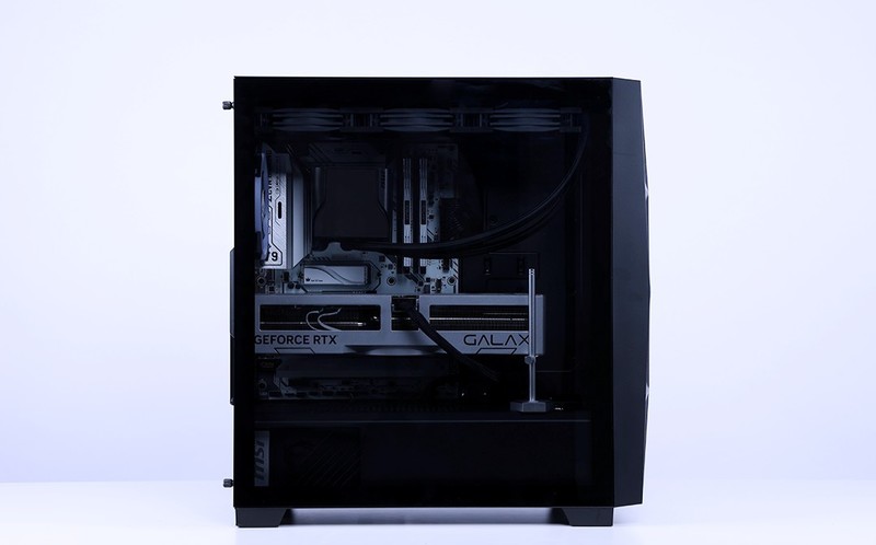 国产主板之光？七彩虹CVN Z790巡洋舰主板+13700K+4090装机实测