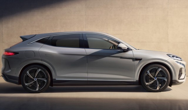 满分十分，至少可以打9分！腾势N7颜值不输保时捷和阿斯顿马丁