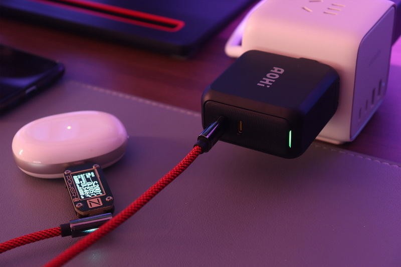 双C口超小体积，100W快充不烫：AOHI氮化镓多口充电器体验