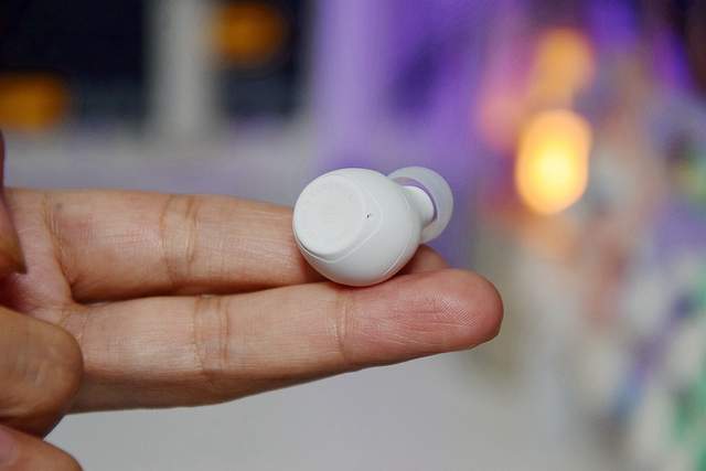 想找有素质有颜值的百元TWS耳机？弱水时砂琉璃，看看上手表现如何