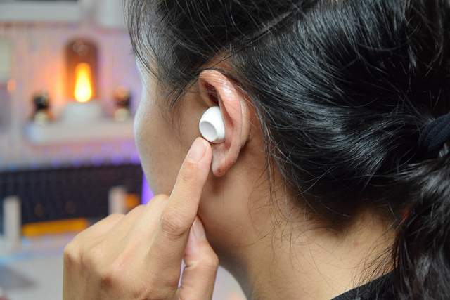 想找有素质有颜值的百元TWS耳机？弱水时砂琉璃，看看上手表现如何