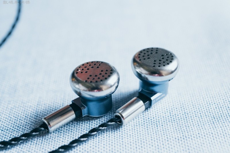 老鸟新人各取所需，质地均衡的平头耳塞，凯声db1系列试听