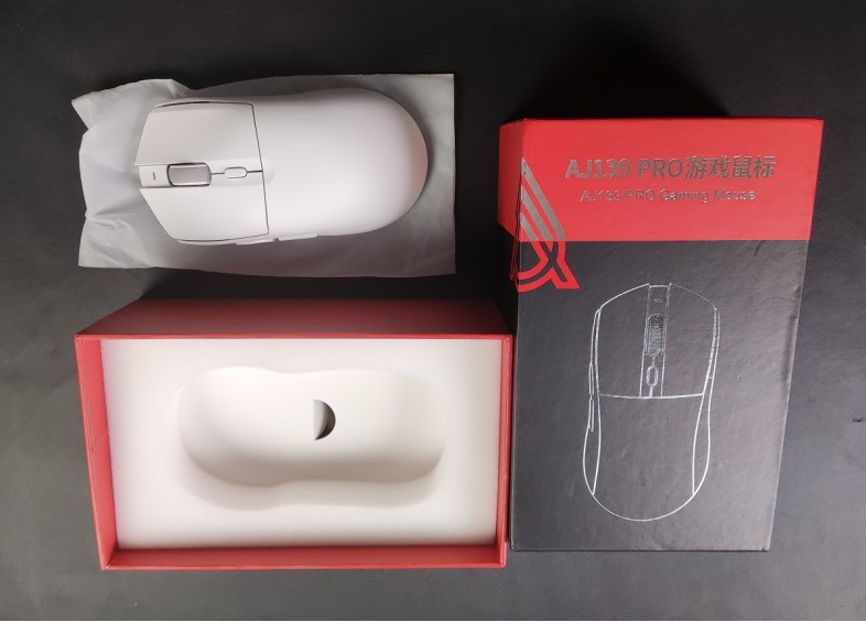 垃圾佬的新伙伴-黑爵鼠标垫/XINMENG新盟X98机械键盘/黑爵AJ139 PRO 游戏鼠标