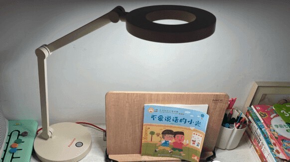 哪种灯对眼睛视力保护最好？五款考研台灯推荐
