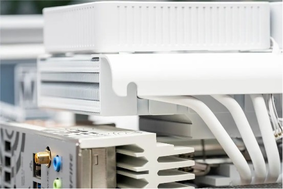 九鯊风冷散热器来了个双黄蛋，实测游戏下的锐龙9 7900X温度