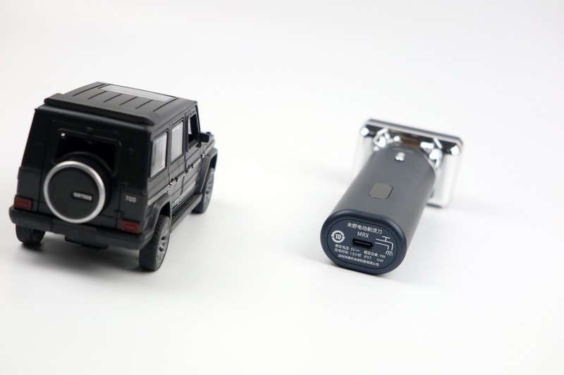 五刀头狂魔配置 尽享清爽——未野MRX往复式剃须刀体验