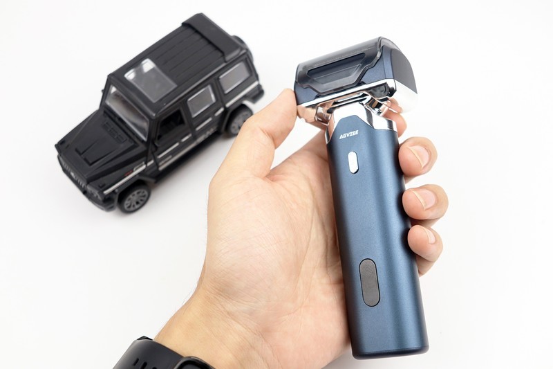 五刀头狂魔配置 尽享清爽——未野MRX往复式剃须刀体验