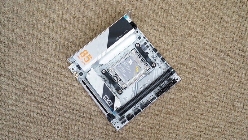 9800X3D的高性价比高颜值座驾，七彩虹 B850I主板体验分享