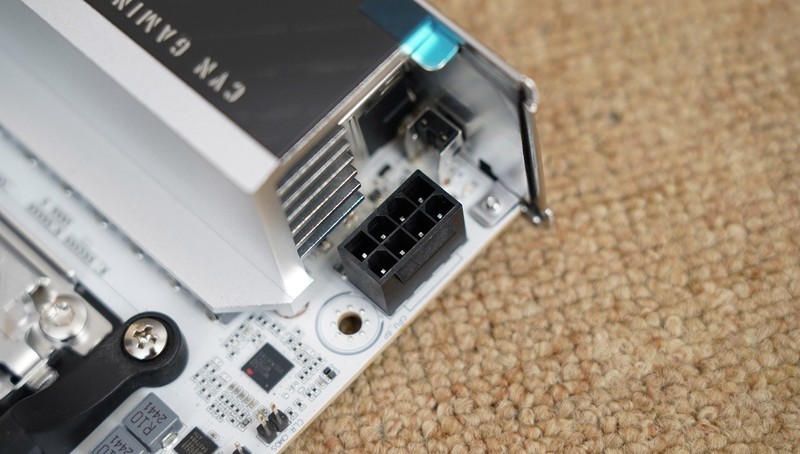 9800X3D的高性价比高颜值座驾，七彩虹 B850I主板体验分享