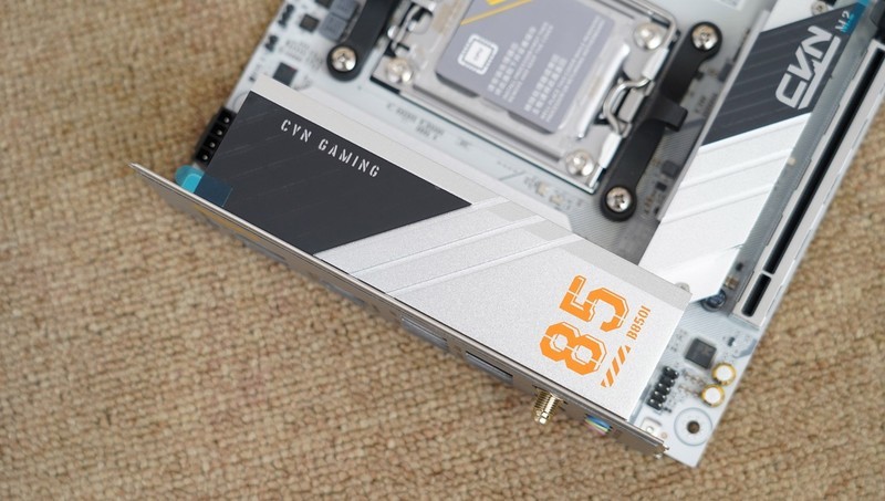 9800X3D的高性价比高颜值座驾，七彩虹 B850I主板体验分享