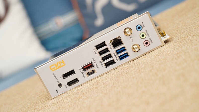 9800X3D的高性价比高颜值座驾，七彩虹 B850I主板体验分享