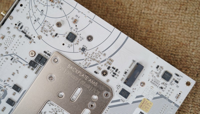 9800X3D的高性价比高颜值座驾，七彩虹 B850I主板体验分享