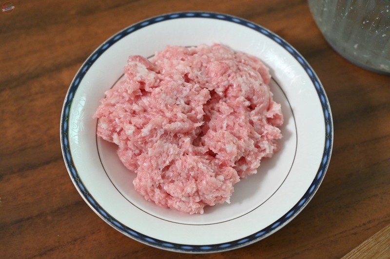 年夜饭的好帮手，剁馅剥蒜都在行，七彩叮当绞肉机上手