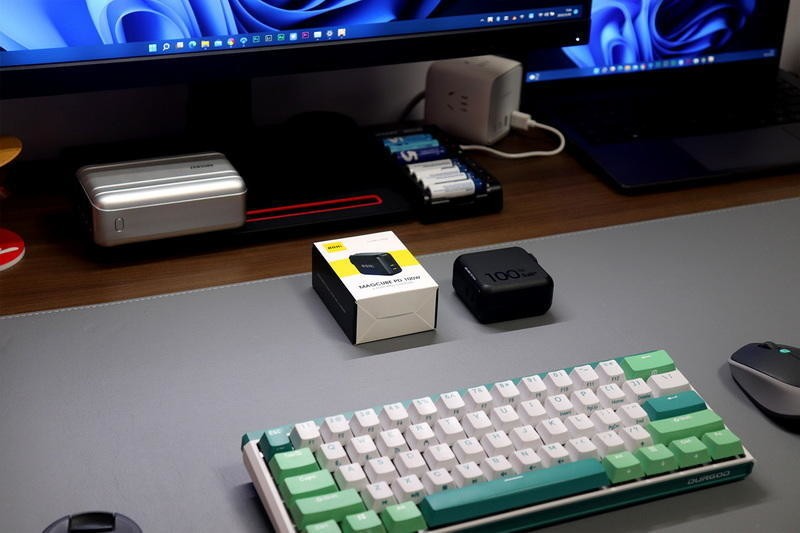 双C口超小体积，100W快充不烫：AOHI氮化镓多口充电器体验
