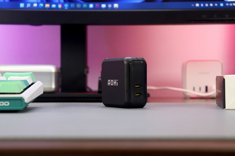 双C口超小体积，100W快充不烫：AOHI氮化镓多口充电器体验