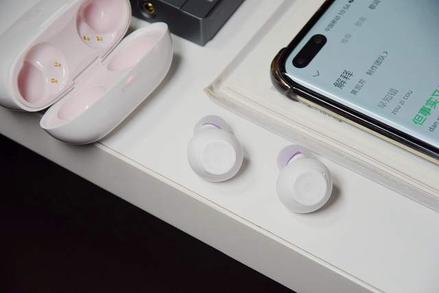 想找有素质有颜值的百元TWS耳机？弱水时砂琉璃，看看上手表现如何