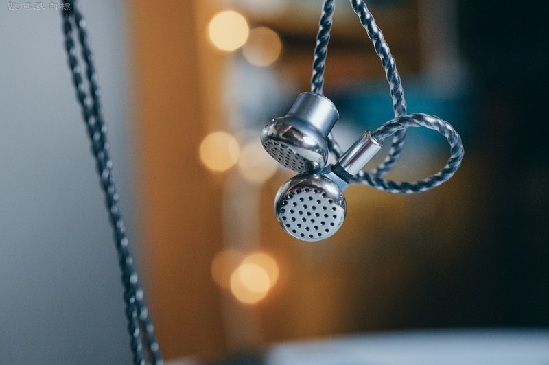 老鸟新人各取所需，质地均衡的平头耳塞，凯声db1系列试听