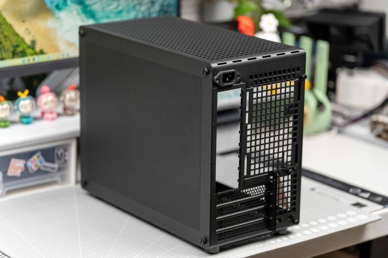 20L小尺寸 M-ATX机箱装机，乔思伯Z20打造精致桌面电脑