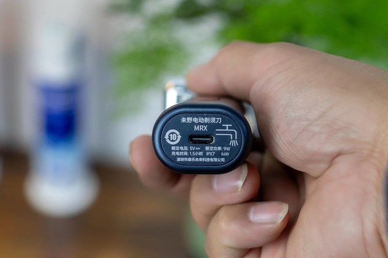 未野往复式剃须刀测评，五刀头狂魔实现堪比手动的净须性能