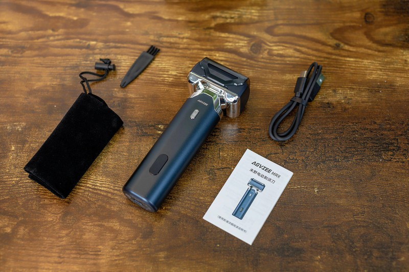 未野往复式剃须刀测评，五刀头狂魔实现堪比手动的净须性能