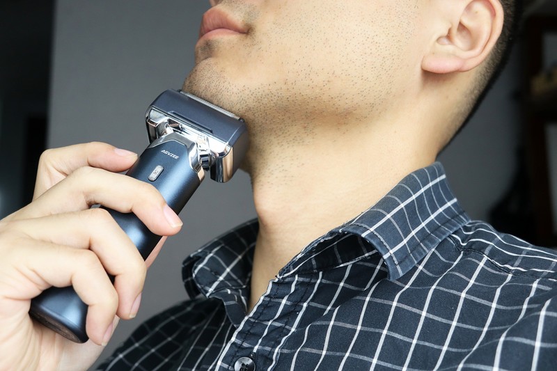 五刀头狂魔配置 尽享清爽——未野MRX往复式剃须刀体验