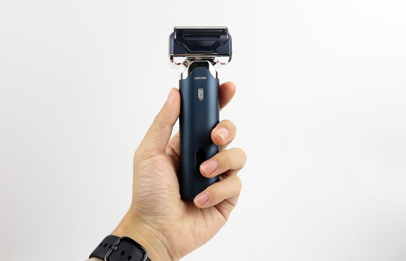 五刀头狂魔配置 尽享清爽——未野MRX往复式剃须刀体验