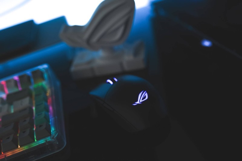 热插拔微动、神光同步，影刃2无线版成为我华硕ROG入门的第一步