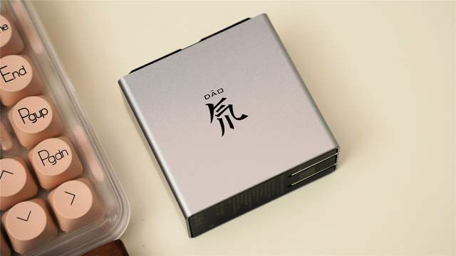 氮化镓是智商税？真相到底是啥？入手红魔100W三口充电头实测看看