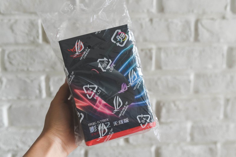 热插拔微动、神光同步，影刃2无线版成为我华硕ROG入门的第一步