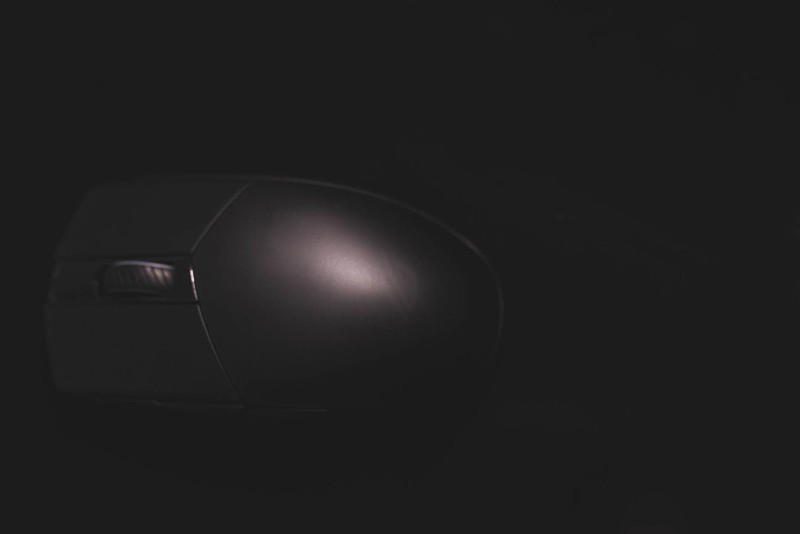 热插拔微动、神光同步，影刃2无线版成为我华硕ROG入门的第一步