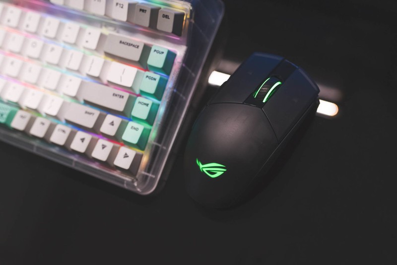 热插拔微动、神光同步，影刃2无线版成为我华硕ROG入门的第一步