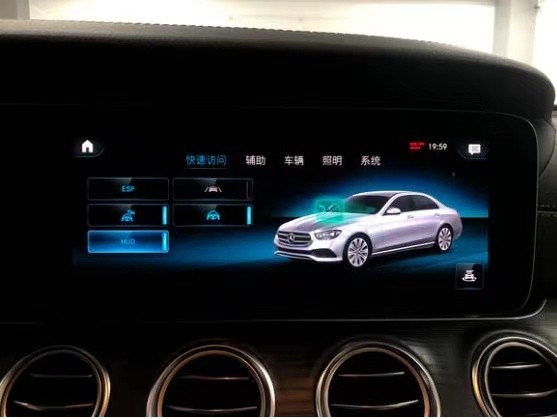 21款奔驰E300L升级HUD抬头显示直视仪表信息