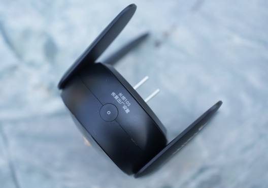 4层别墅+院子真能覆盖？锐捷蜂鸟H30子母路由器装机实测