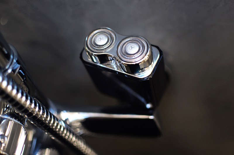 德国精工刀网 智能动态显示 DOCO未来感透明便携电动剃须刀