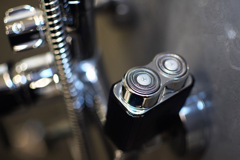 德国精工刀网 智能动态显示 DOCO未来感透明便携电动剃须刀