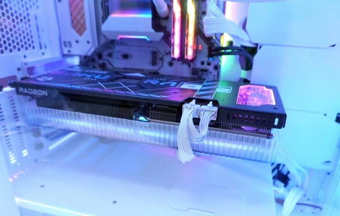 终于忍不住想把玩一下，盈通RX 7900XTX樱瞳水着显卡开箱评测