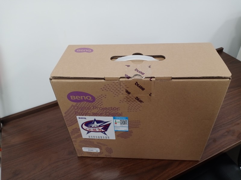 明基新款投影机E545试用