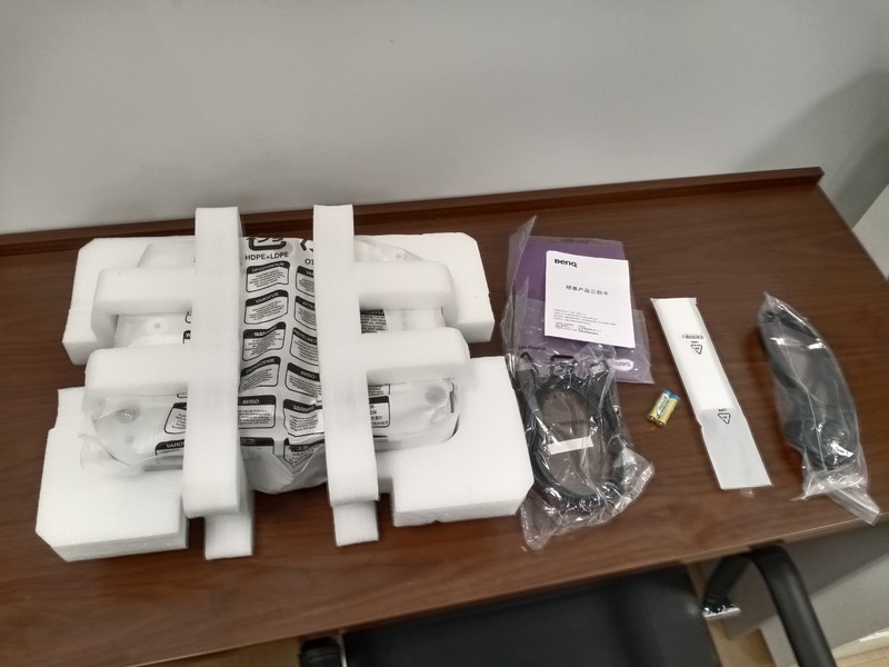 明基新款投影机E545试用