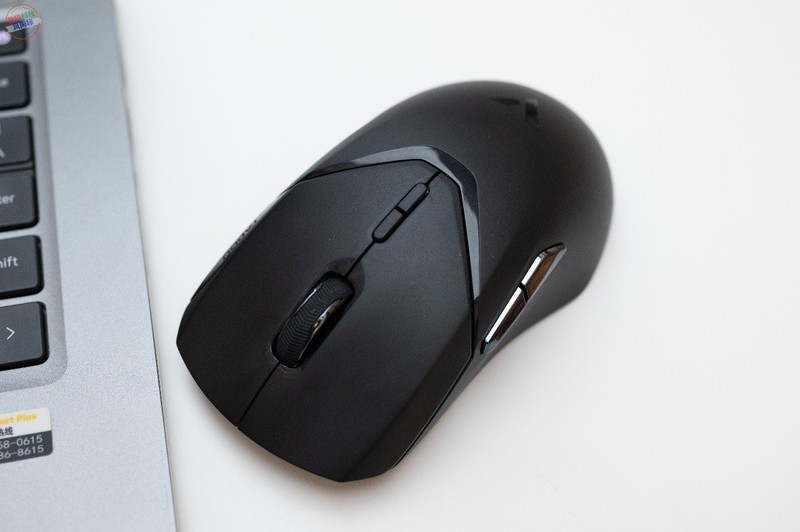 小手也能用的高性能鼠标，自定义空间还挺高，雷柏VT9Pro mini上手