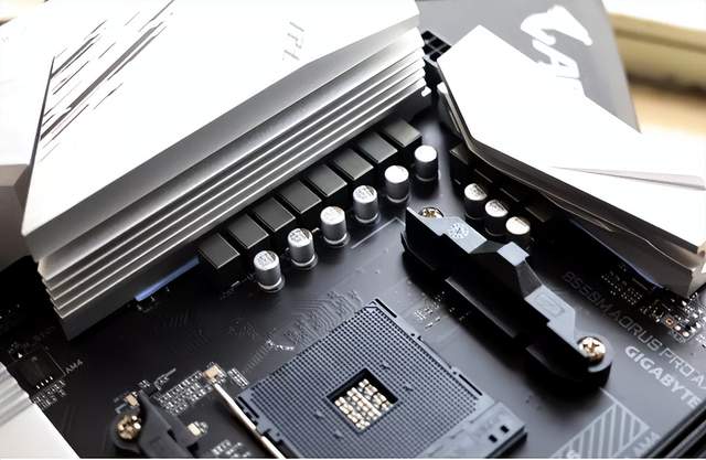 游戏、视频、作图兼顾，AMD锐龙5 5600G+技嘉B550M雪雕体验