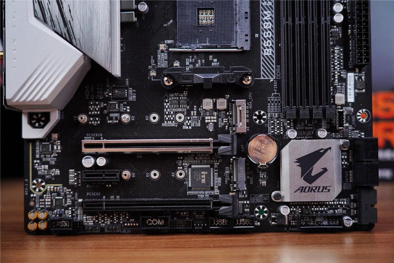 有颜值、有性能、这款技嘉 B550M 雪雕 AORUS PRO AX还不错
